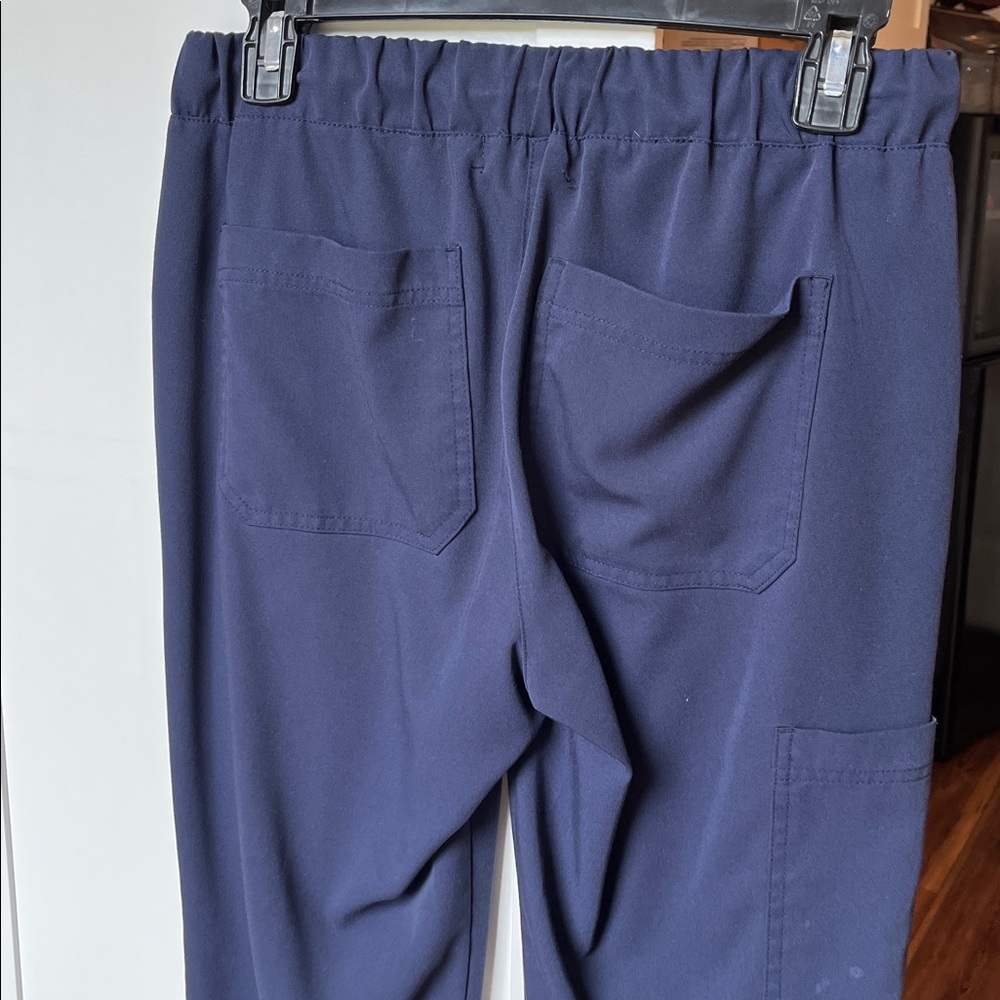 Koi Next Gen Navy Scrub Set - Picture 6 of 6